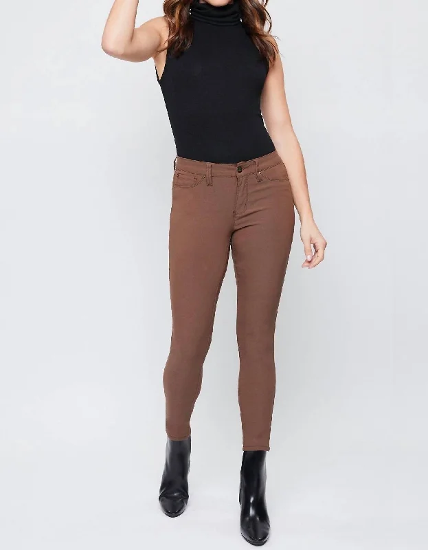 Women's Jodhpurs with Shirt CollarMissy Hyperstretch Skinny Jean - Petite In Walnut